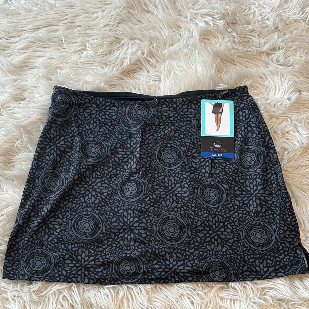 Tranquility by Colorado Clothing Black and Gray Patterned Mini Skirt